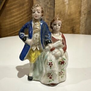 Vintage Porcelain Victorian Couple Figurine  3” X 2” Made In Occupied Japan